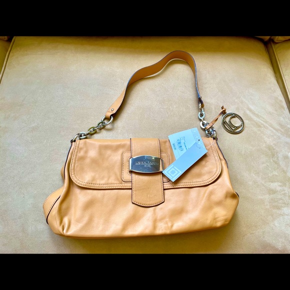 Liz Claiborne Parisian Flap Camel purse NWT - Picture 1 of 5